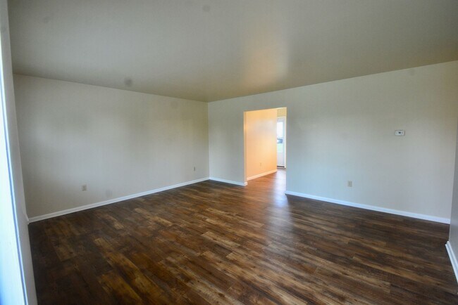 Building Photo - 363 N School Ln