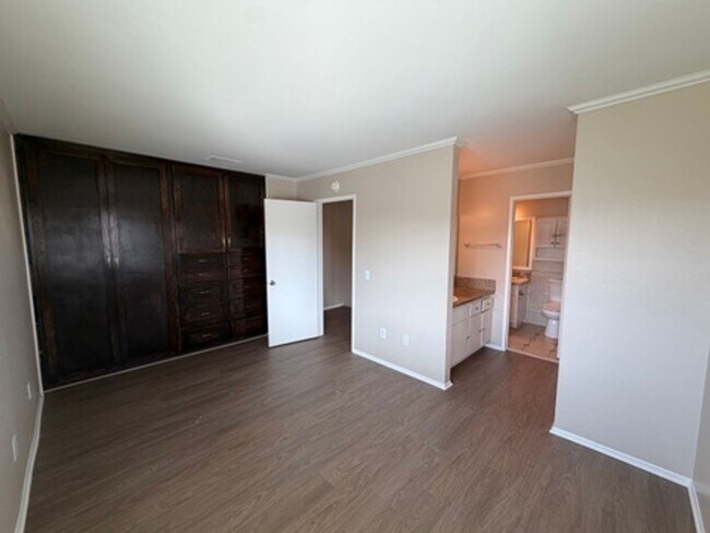 Building Photo - 941 Pinyon Ct