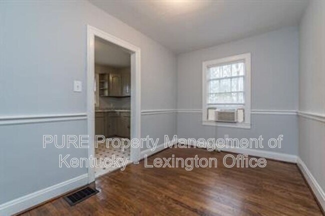 Building Photo - 200 Floral Park