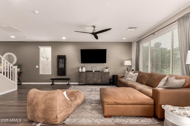 Building Photo - 5418 S Vincent