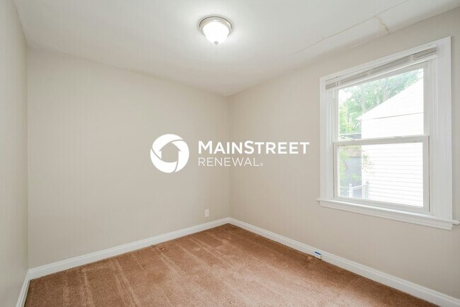 Building Photo - 3 Bedroom Pet-Friendly Home in St. Louis, MO with Main Street Renewal