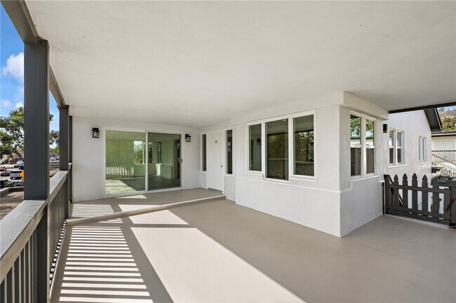 Building Photo - 334 N Coast Hwy