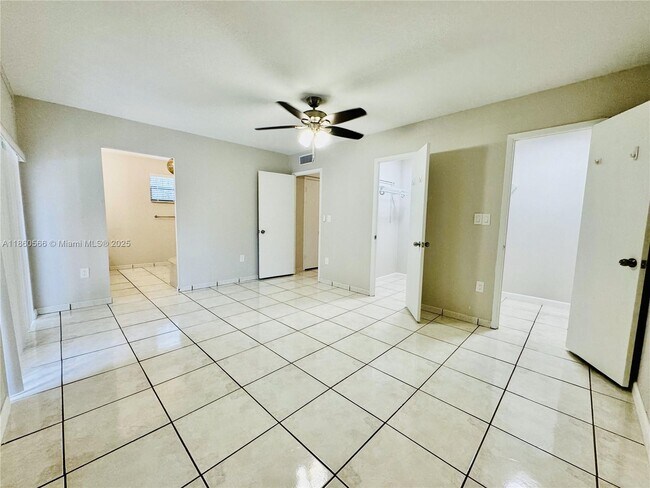 Building Photo - 6950 Sharpecroft Ct