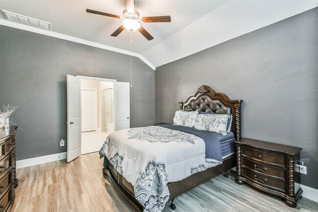Building Photo - 22095 Volante Dr