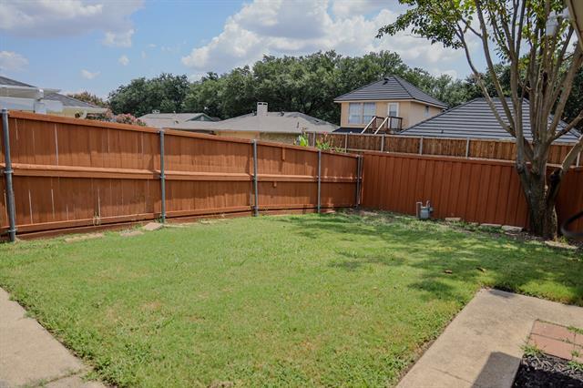 Building Photo - 2120 Teakwood Ln