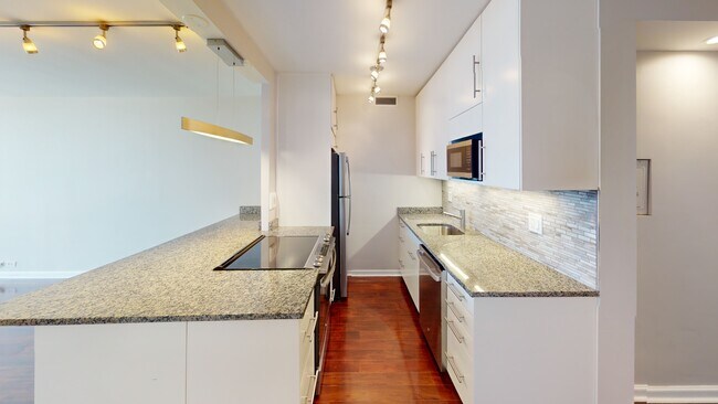 Building Photo - 330 W Diversey Pkwy