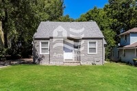 Building Photo - 3810 E 53rd Terrace