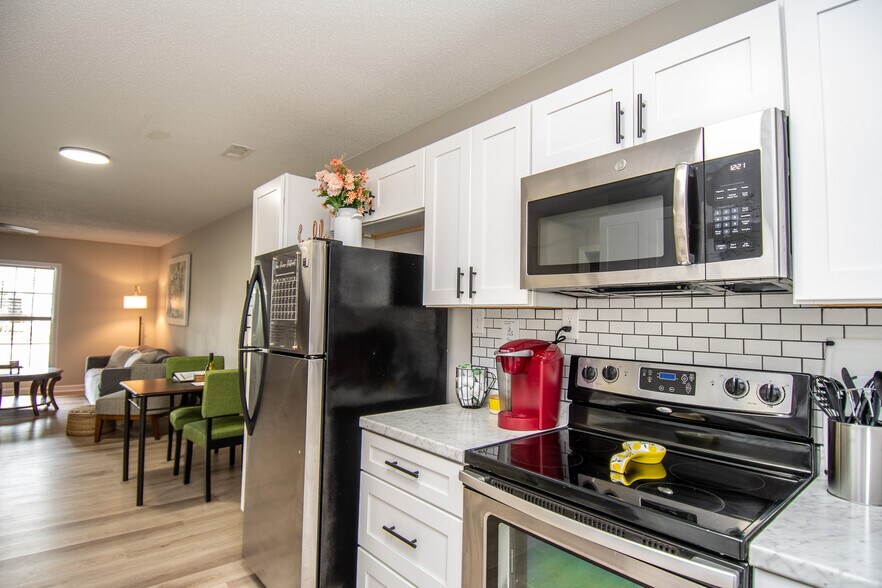 Building Photo - 88 Shoreline Dr