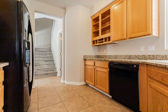Building Photo - 8611 Splendid Leaf Ct