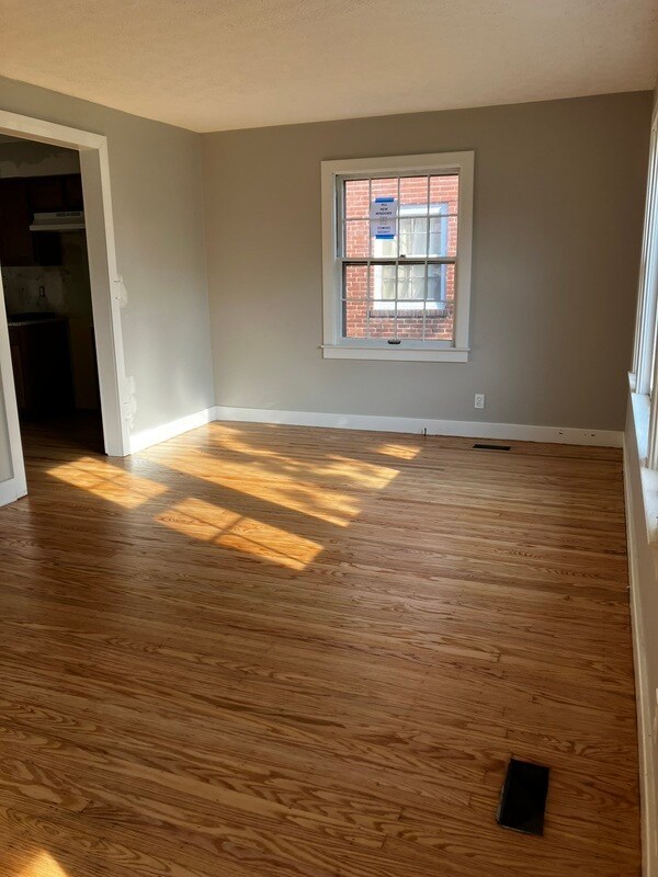 Building Photo - 3026 Dartmouth Ave