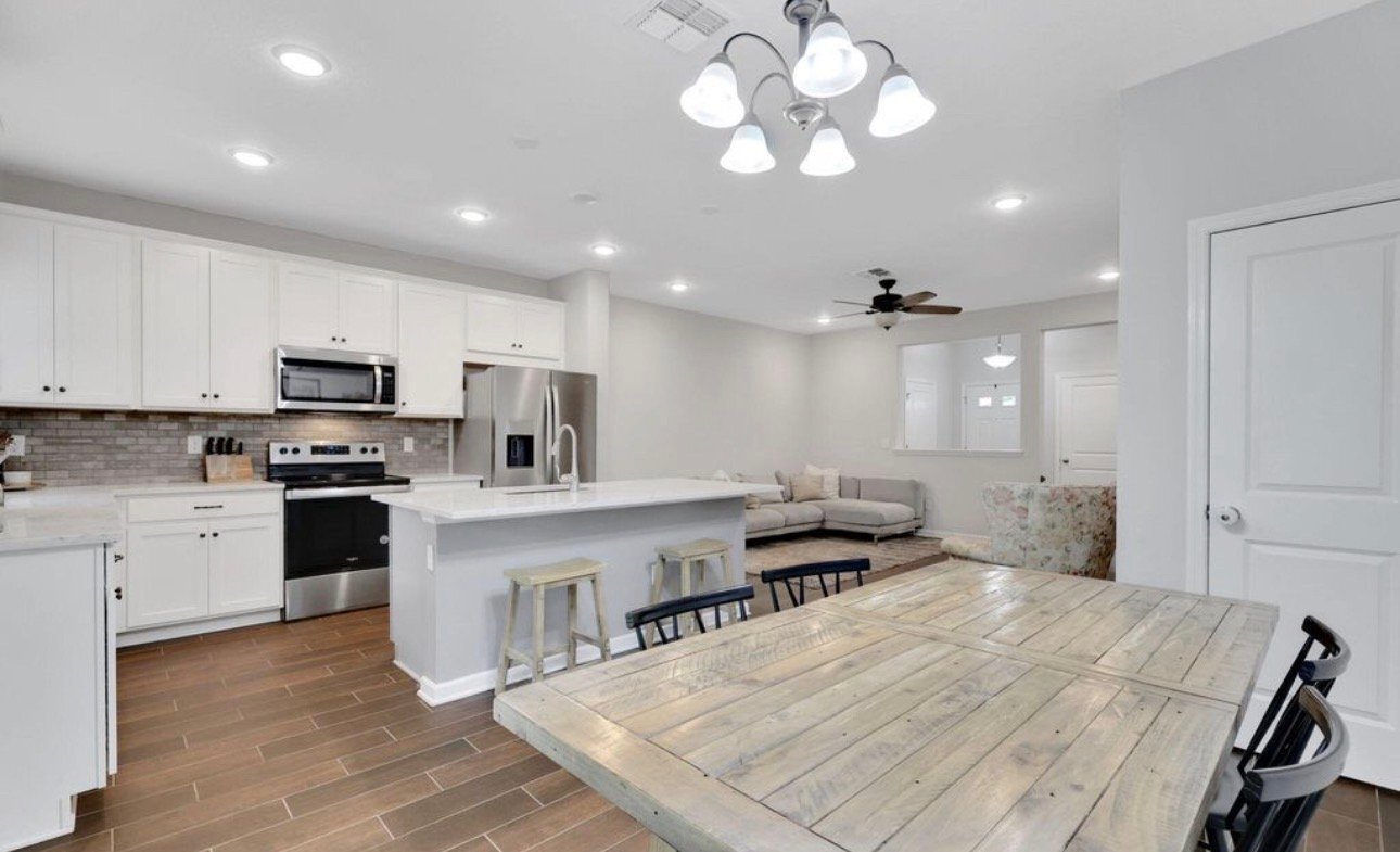 Building Photo - 14014 Sterely Ct S