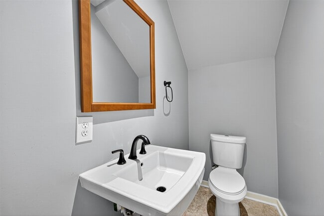 Building Photo - 146 Disney St