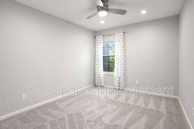 Building Photo - 7615 Woodthrush Dr