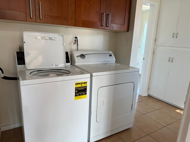 Building Photo - 3979 Mount Everest Blvd