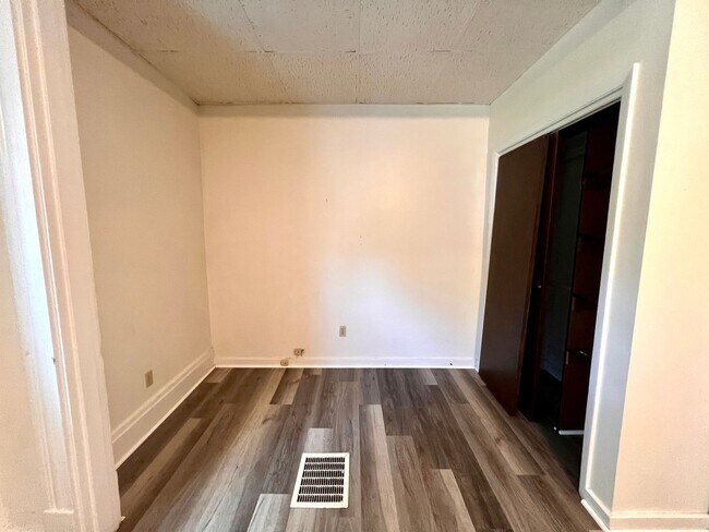 Building Photo - 1509 Hatteras St