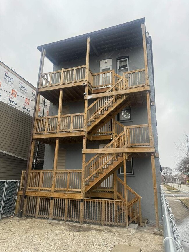 Building Photo - 6601 S Langley Ave