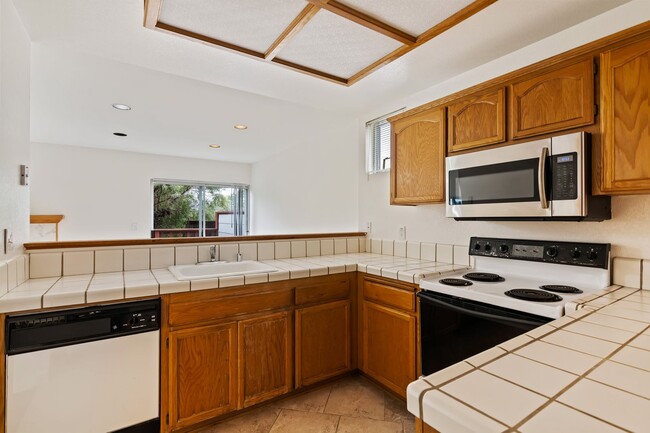 Building Photo - Stunning TriLevel Home, Walk to Cal State ...