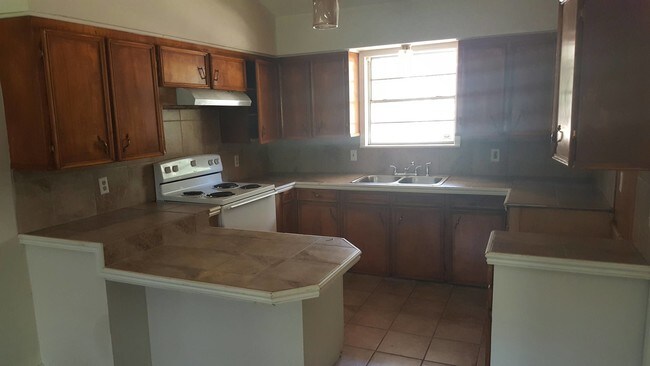 Building Photo - 4620 Tennyson St