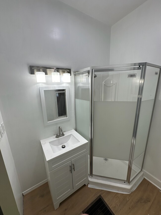 Building Photo - 304 Poplar St