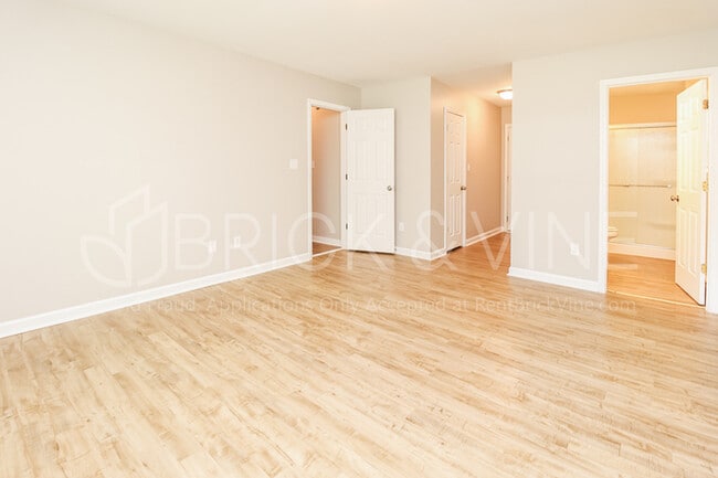Building Photo - 5569 Rockdale Rd