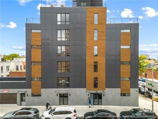 Primary Photo - 901 60th St