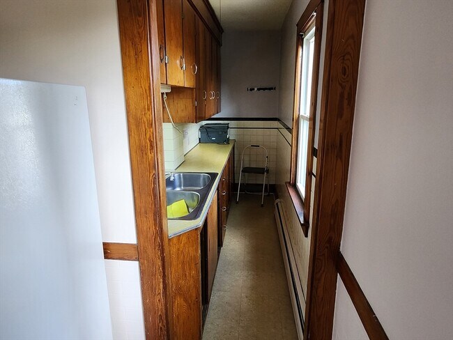 Building Photo - 43 Wildermere St