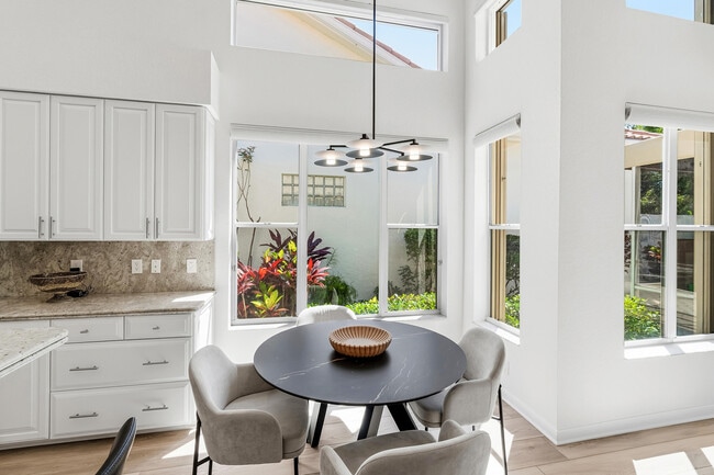 Building Photo - 6213 NW 21st Ct