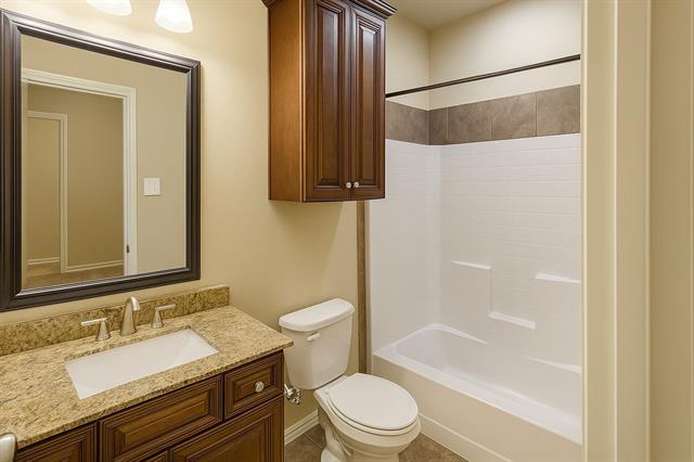 Building Photo - 811 S Wilson St