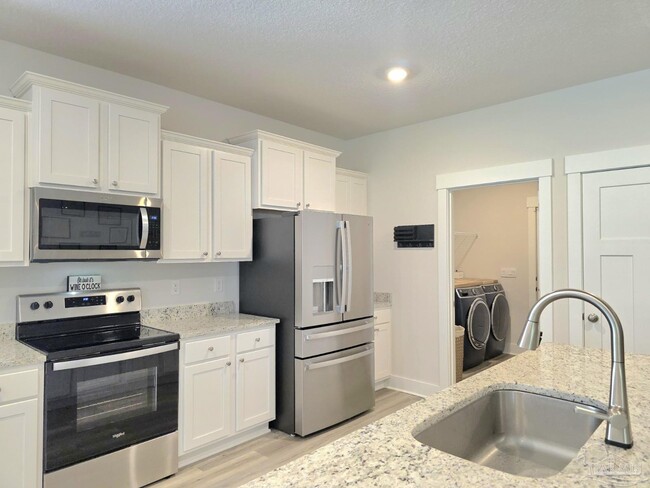 Building Photo - 3954 Whitetail Ln
