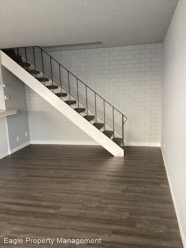 Building Photo - 2 br, 1 bath House - 4440 Calandria Street #3