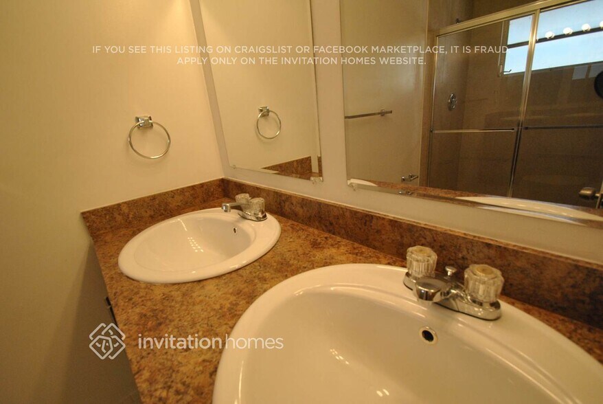 Building Photo - 10364 Sunstream Ln