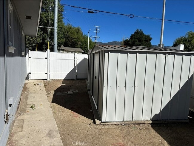 Building Photo - 13455 Bradley Ave