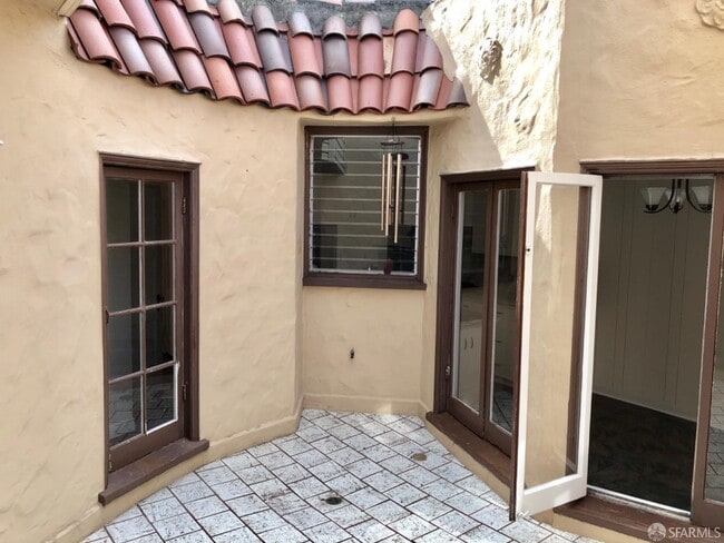 Building Photo - 1537 34th Ave