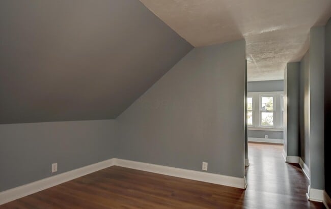 Building Photo - 1515 Hawthorne Ave