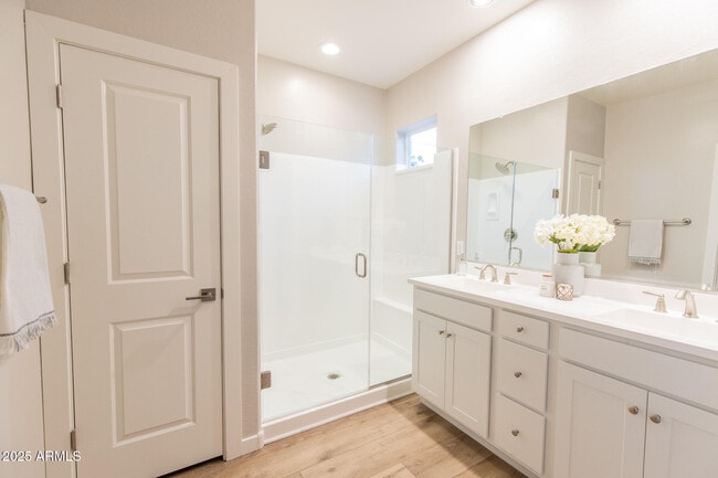 Building Photo - 3717 E Flower St