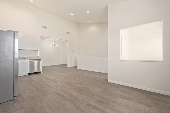 Building Photo - Myrtle Townhomes