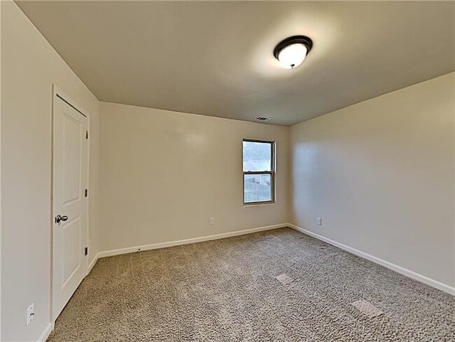 Building Photo - 3032 Avondale Blvd SE