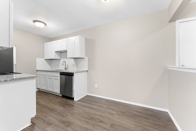 Building Photo - 31481 Block St