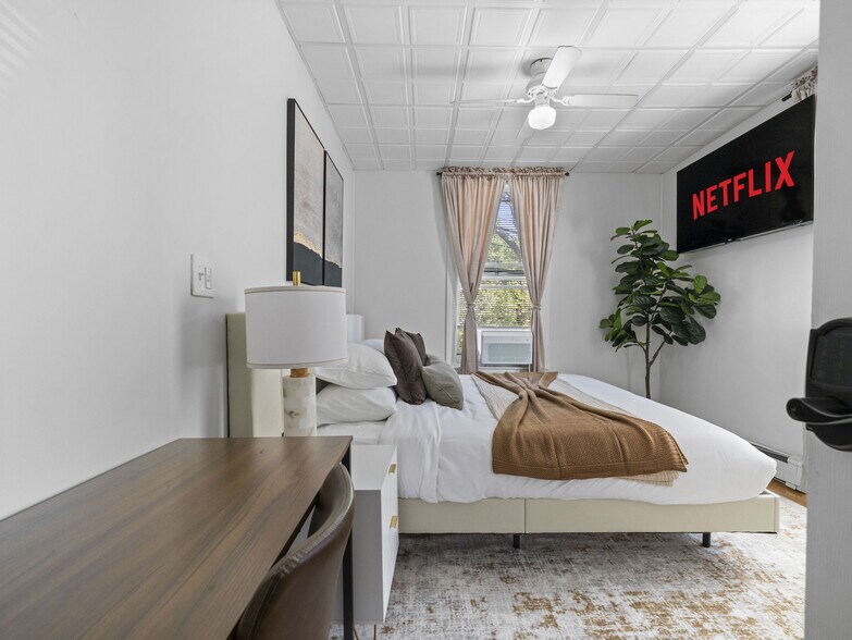 Building Photo - 110 Glen St