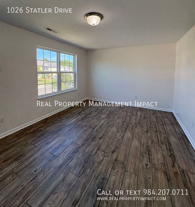 Building Photo - 1026 Statler Dr