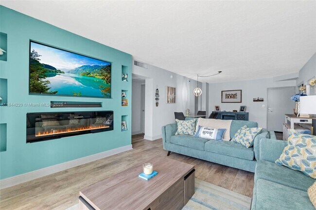 Building Photo - 3000 S Ocean Dr