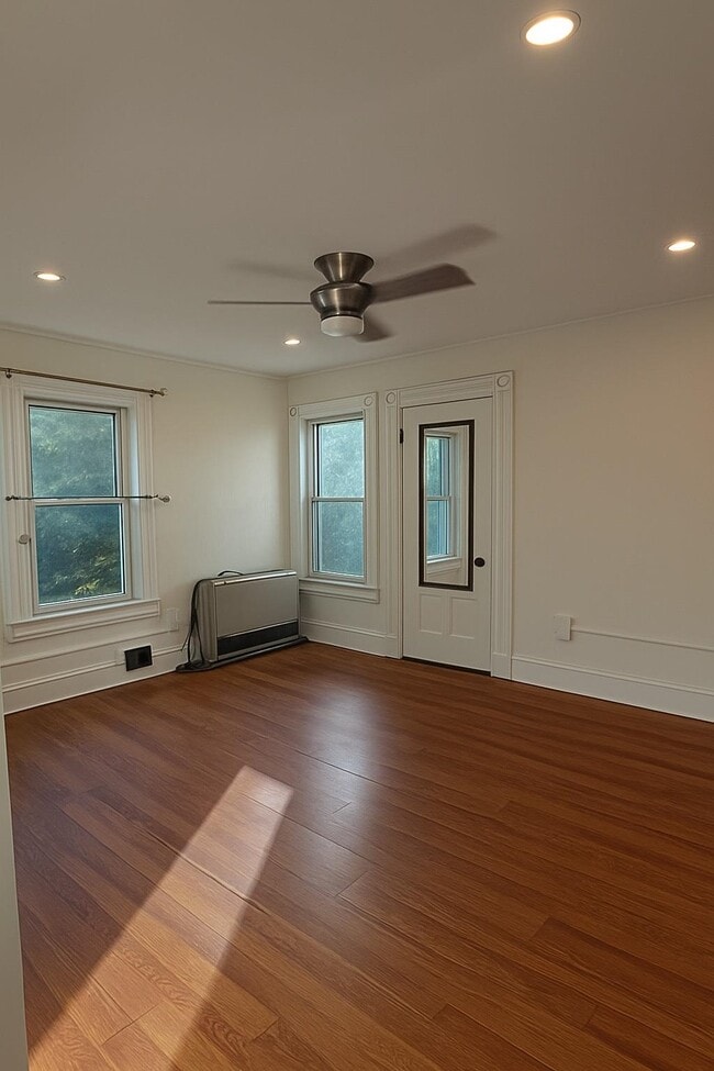 Building Photo - 84 Park St