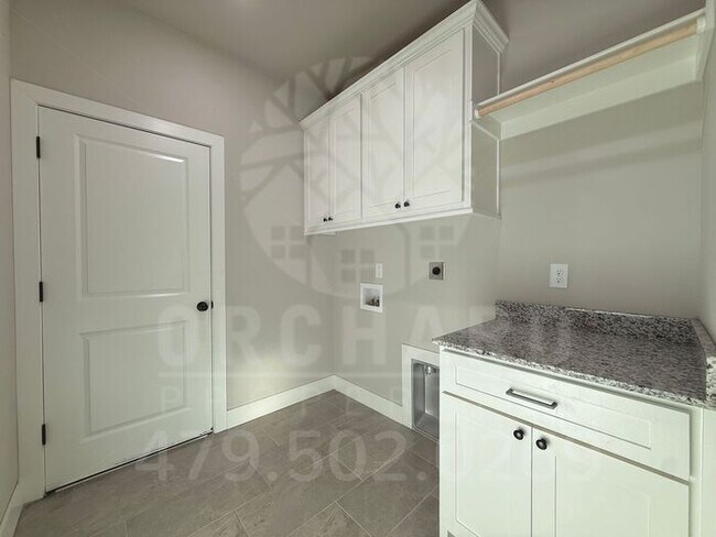 Building Photo - Tontitown- Single-Family Home- Desirable Hickorywood Plan- 4 Bedroom!