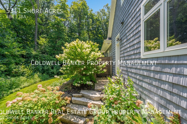 Building Photo - 5311 Shore Acres
