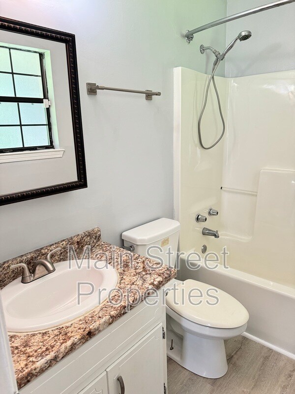 Building Photo - 517 Benjulyn Rd