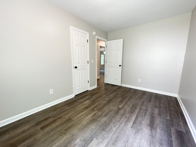 Building Photo - 437 Kingshead Ct