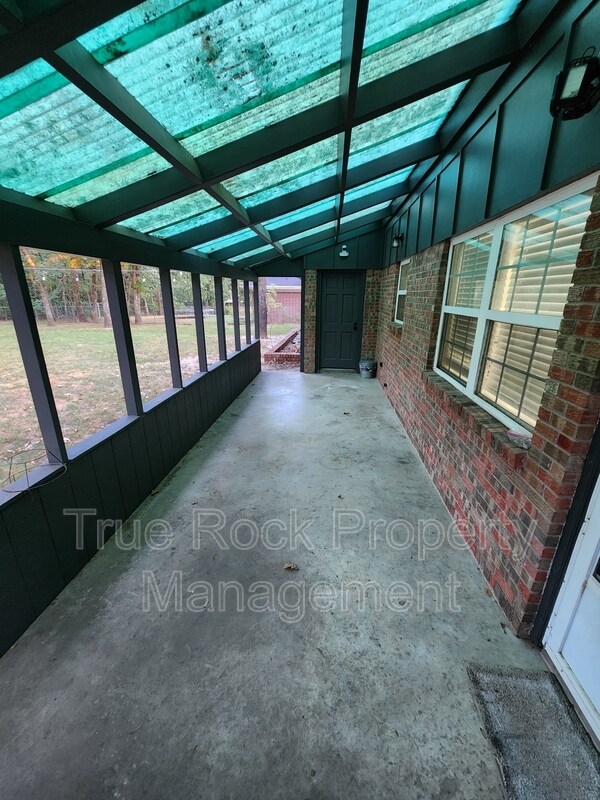 Building Photo - 204 S Morrison Dr