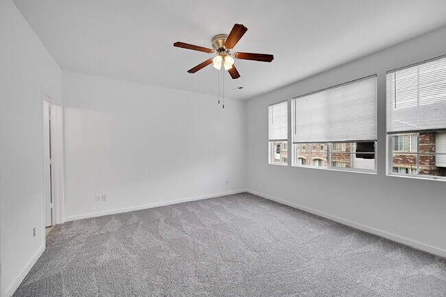 Building Photo - $1,825.00 - 2 Beds, 2 Baths, Condo in Thor...