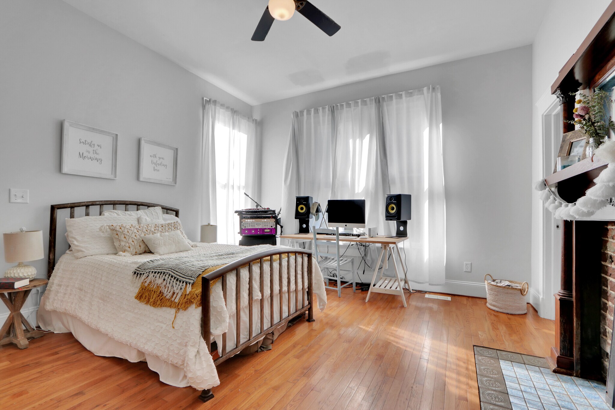 Building Photo - 1027 Eleanor St