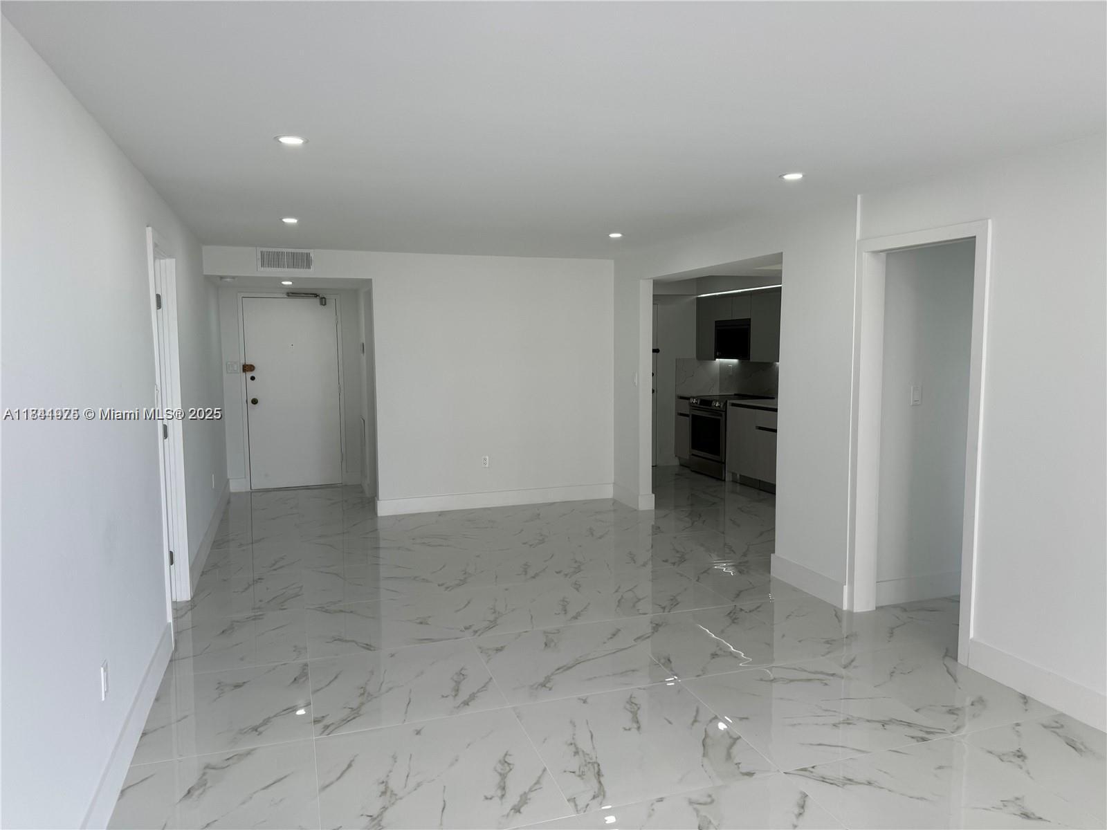 Building Photo - 18031 Biscayne Blvd